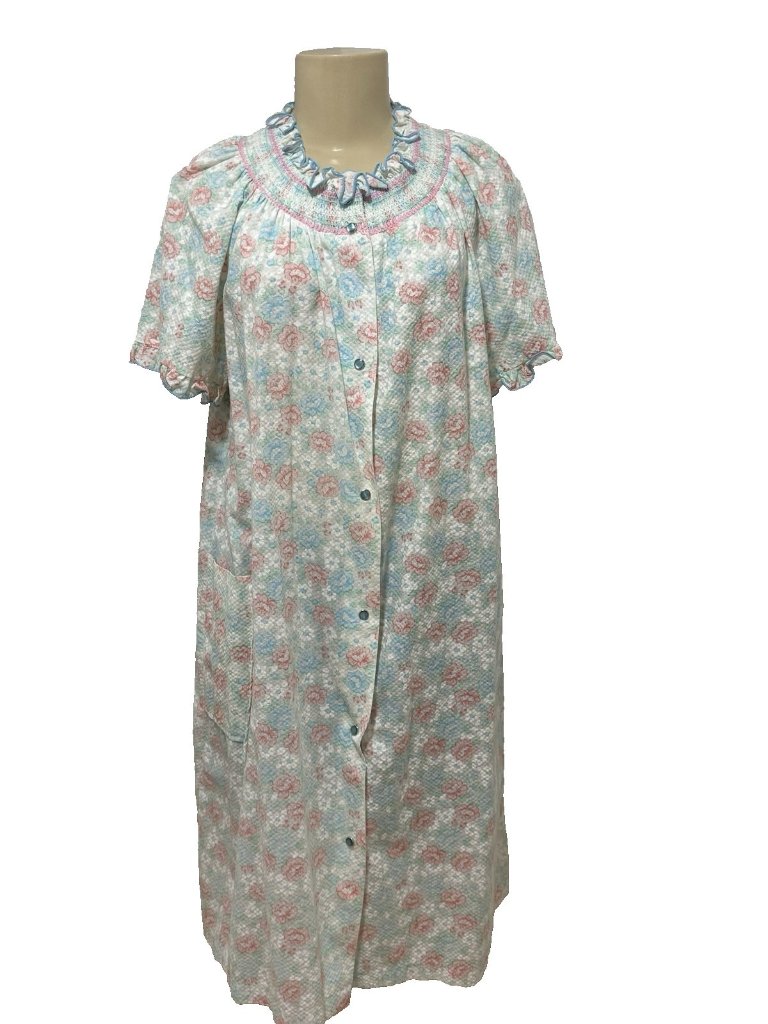 Vintage 60s Housecoat Duster Robe Pearl Snaps Ruffles Smocked Grannycore